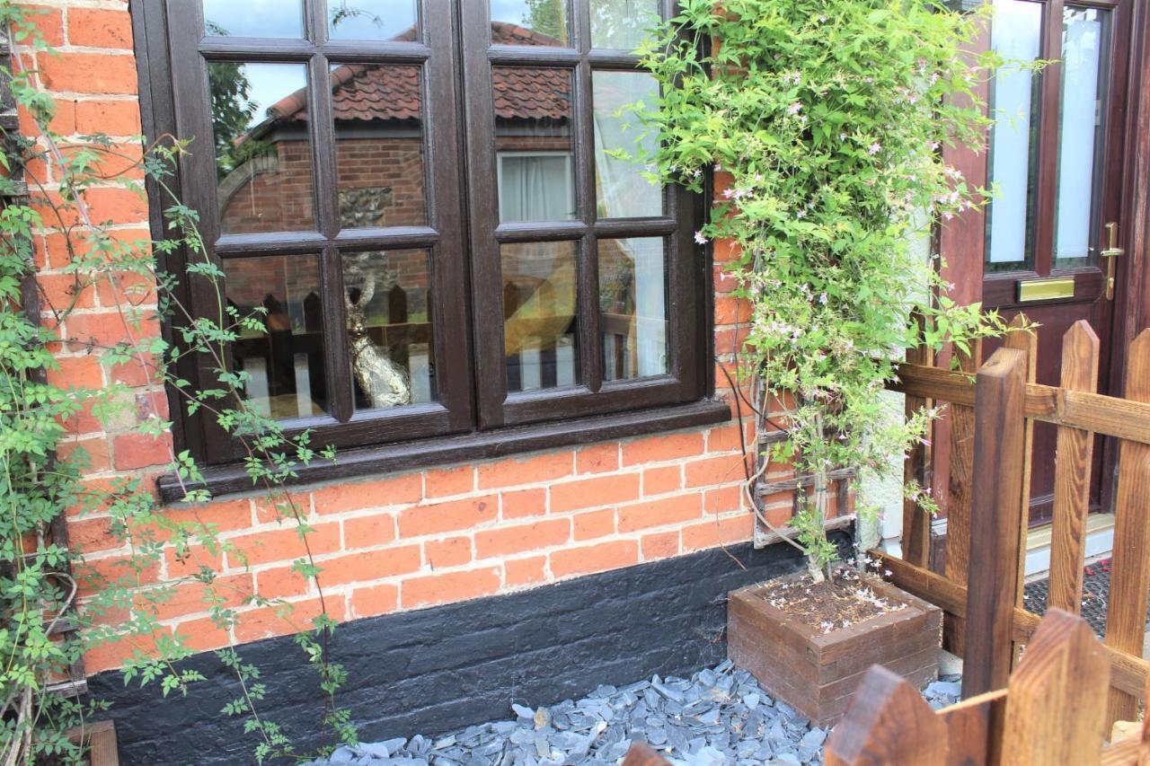 Jasmine Cottage, Buxton Norfolk, Sleeps 4 Holiday home
