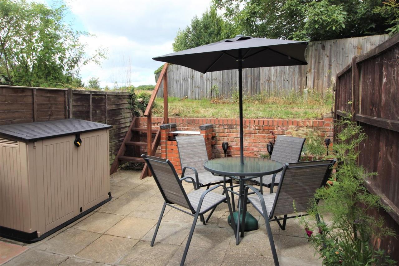 Jasmine Cottage, Buxton Norfolk, Sleeps 4 * Norwich