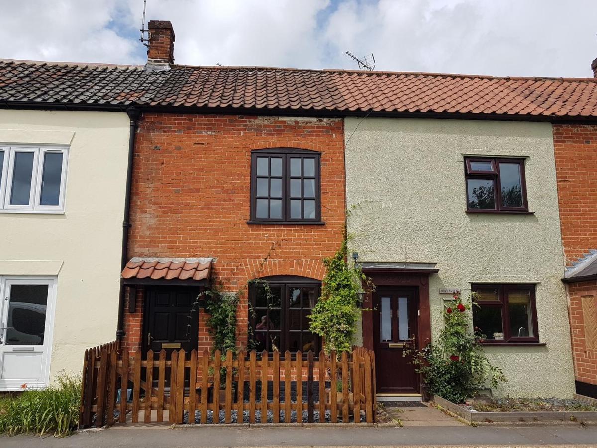 Jasmine Cottage, Buxton Norfolk, Sleeps 4 Holiday home